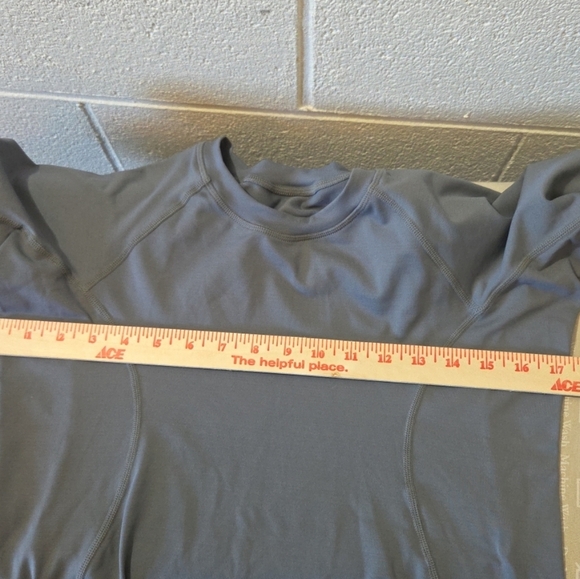 Private Island Rash Guard Top Size S Gray NEW - Picture 7 of 8